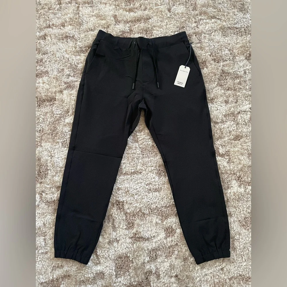 NWT Abercrombie Men's A&F Travel Jogger Black Pants Size Large